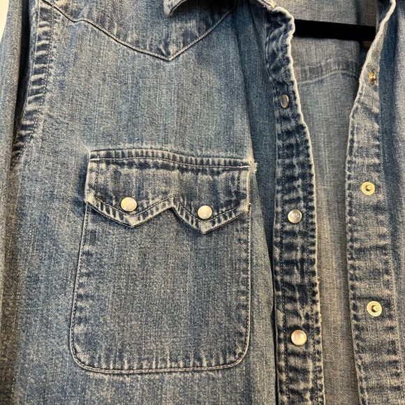 VTG Ralph Lauren Western Blue Denim Shirt with Pearl Buttons & Intricate Details - Picture 6 of 15